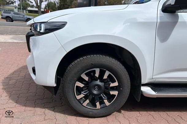 2024 Mazda BT-50 GT in White