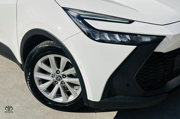 2024 Toyota C-HR GXL-2WD in White
