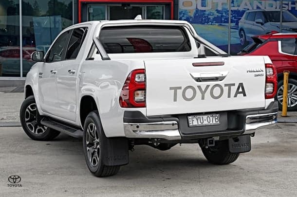 2023 Toyota Hilux SR5 in White