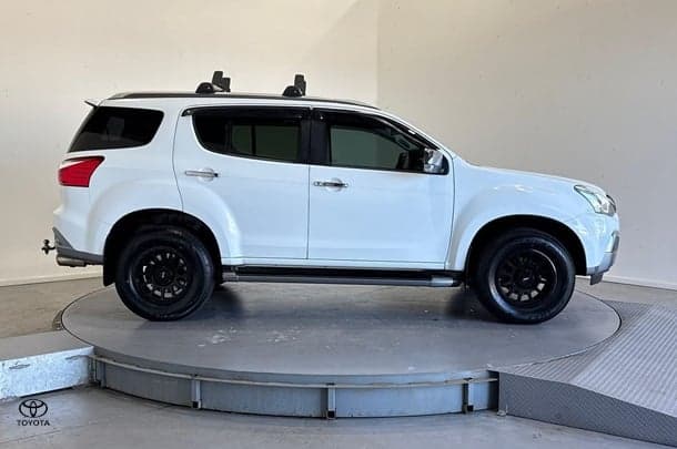 2019 Isuzu MU-X LS-T in White