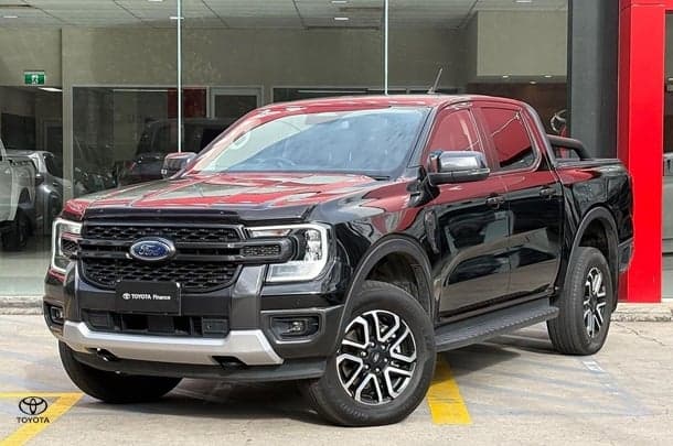 2022 Ford Ranger Sport in Black