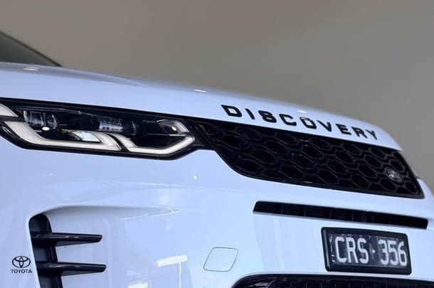 2024 Land Rover Discovery Sport P250 Dynamic SE in White