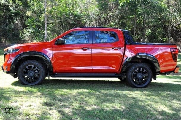 2025 Mazda BT-50 SP in Red
