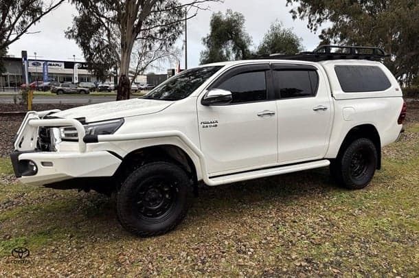 2022 Toyota Hilux SR5 in White