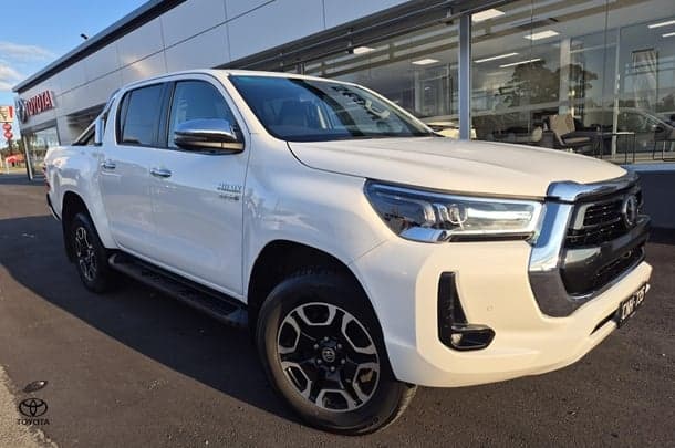 2023 Toyota Hilux SR5 in White