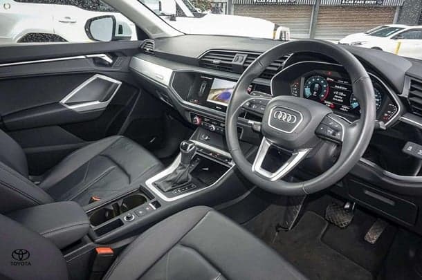 2024 Audi Q3 35 TFSI S line in White