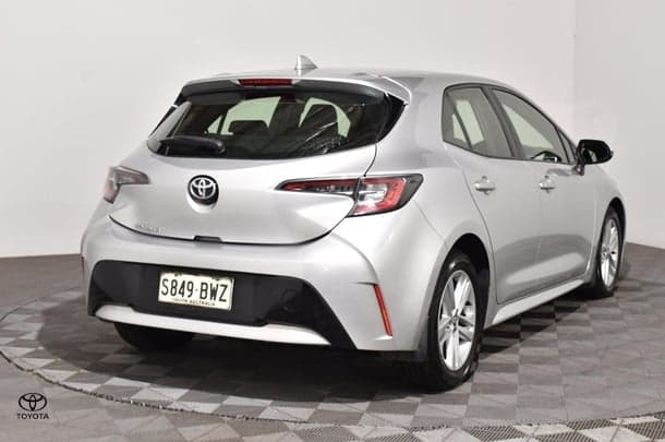 2018 Toyota Corolla Ascent Sport in Silver