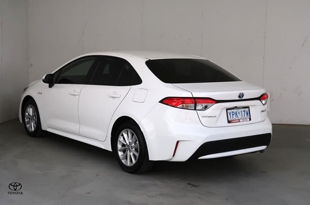 2022 Toyota Corolla Ascent Sport Hybrid in White