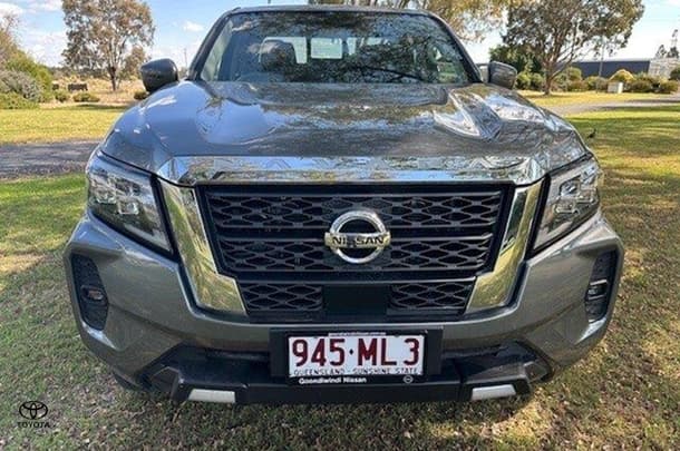 2024 Nissan Navara ST in Grey