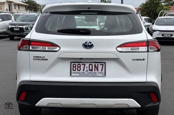 2023 Toyota Corolla Cross GX in White