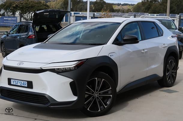 2024 Toyota bZ4X Base in White