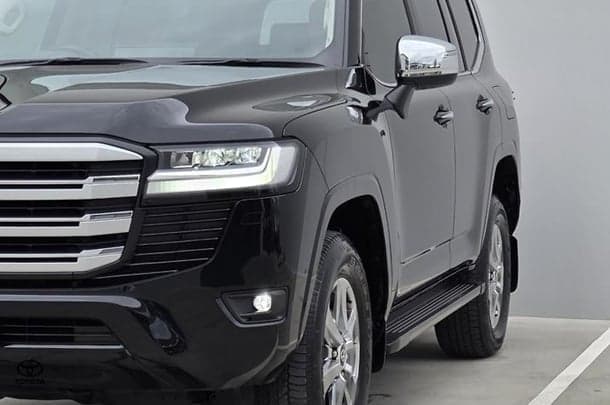 2024 Toyota Landcruiser Sahara in Black