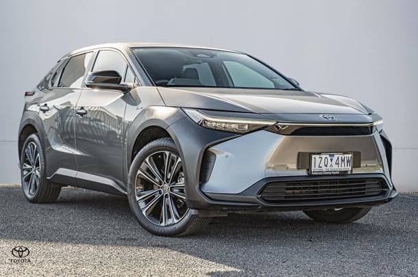 2024 Toyota bZ4X Base in Bronze