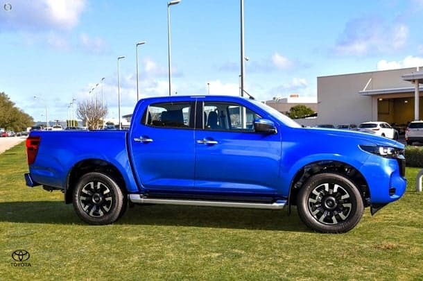2025 Mazda BT-50 XTR in Blue