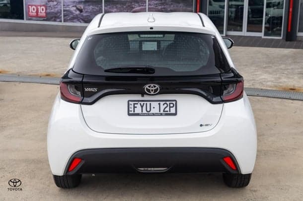 2024 Toyota Yaris Ascent Sport in White