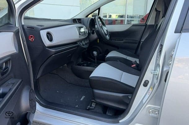 2014 Toyota Yaris YR in Silver