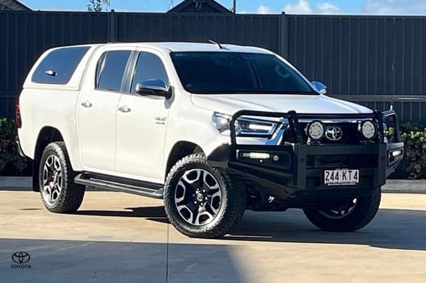 2021 Toyota Hilux SR5 in White