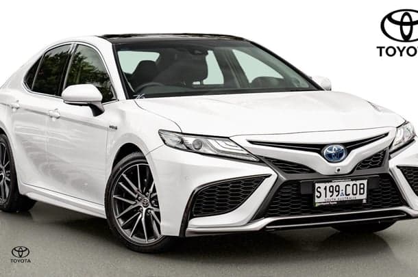 2021 Toyota Camry SL in White