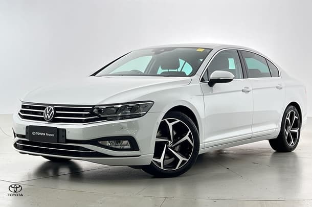 2022 Volkswagen Passat 140TSI Business in White