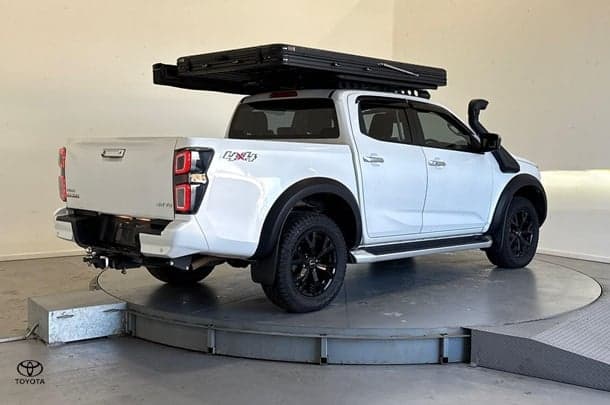 2023 Isuzu D-MAX LS-U in White