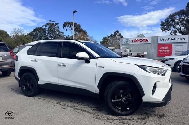2021 Toyota RAV4 Cruiser in White