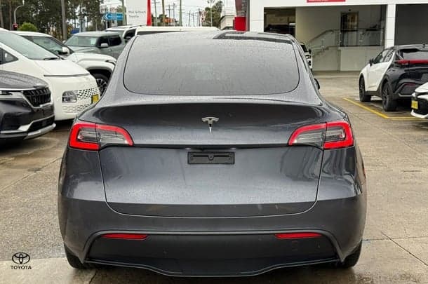2022 Tesla Model Y Rear-Wheel Drive in Grey