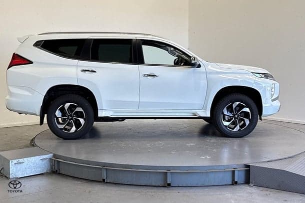2024 Mitsubishi Pajero Sport GLS in White