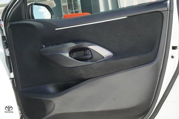 2023 Toyota Yaris SX in White