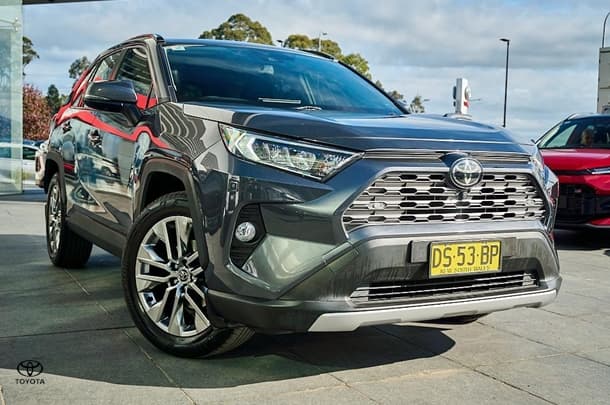 2019 Toyota RAV4 Cruiser 2WD in Silver