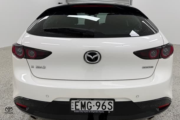 2021 Mazda 3 G25 Astina in White