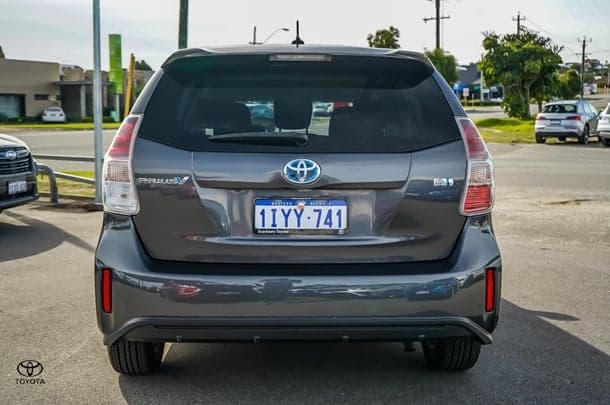 2015 Toyota Prius V PRIUS V [LEVEL 1] in Silver