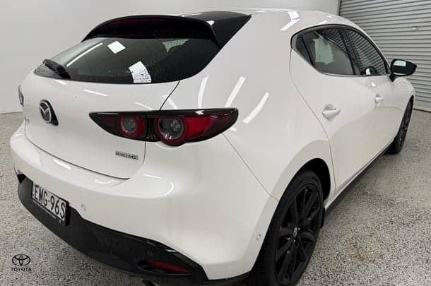 2021 Mazda 3 G25 Astina in White
