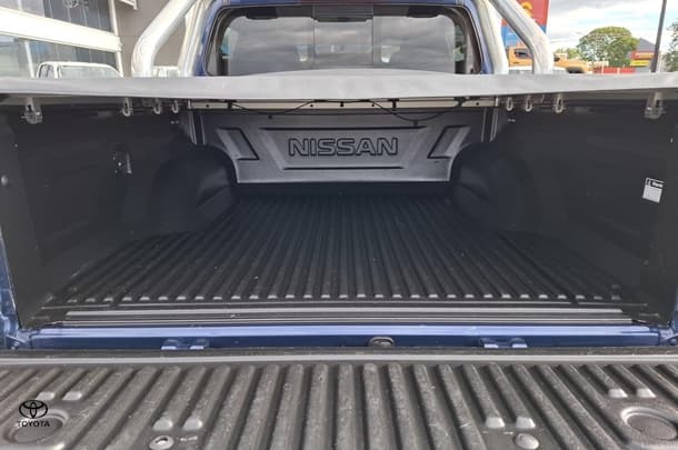 2017 Nissan Navara ST in Blue
