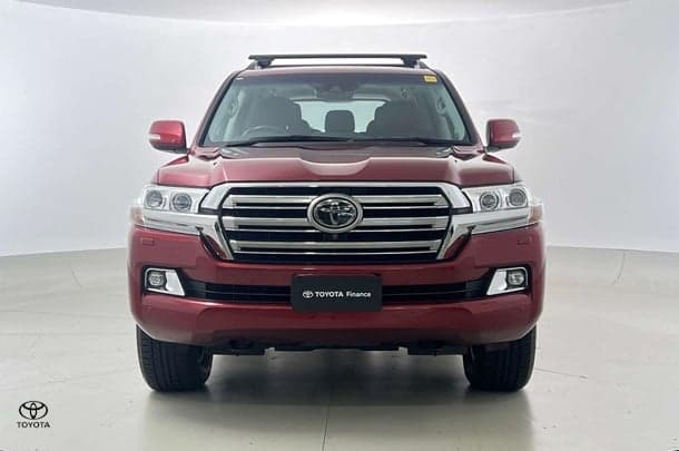 2020 Toyota Landcruiser Sahara in Red