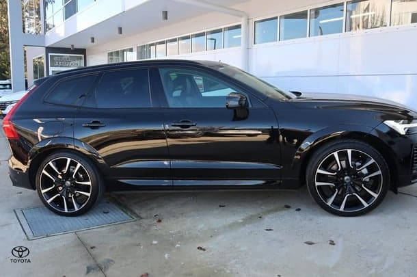 2022 Volvo XC60 Recharge Plug-In Hybrid in Black