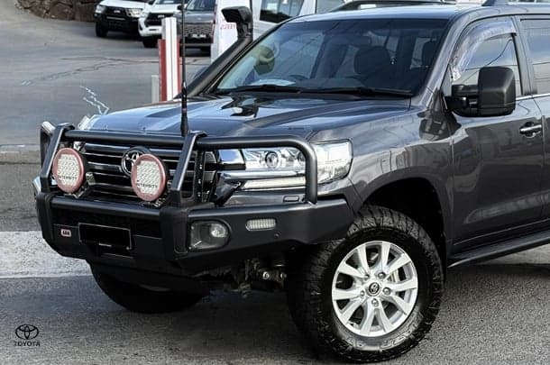 2018 Toyota Landcruiser VX in Silver