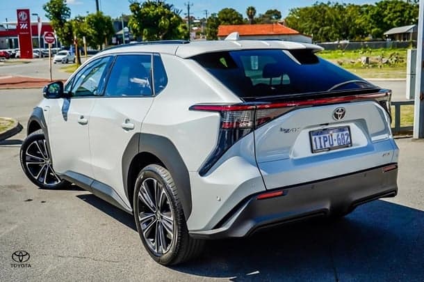 2025 Toyota bZ4X Base in White