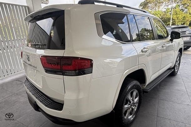 2024 Toyota Landcruiser VX in White