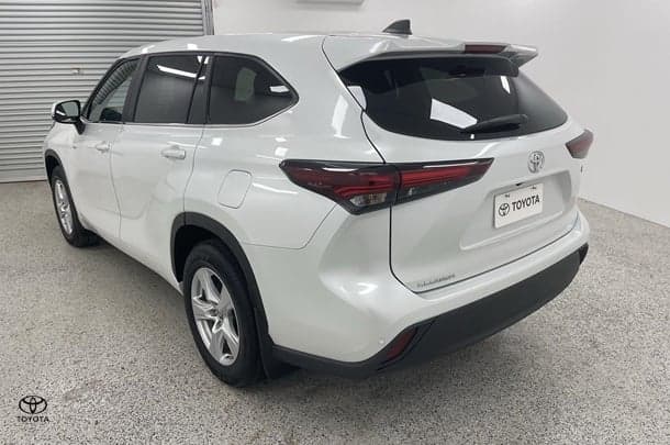 2024 Toyota Kluger GX in White