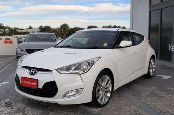 2013 Hyundai Veloster Base in White