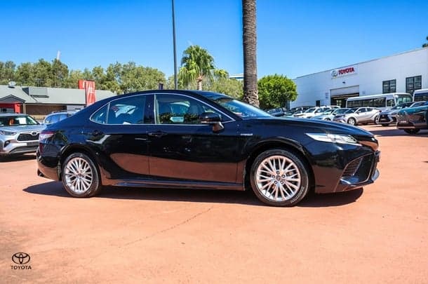 2020 Toyota Camry SL in Black