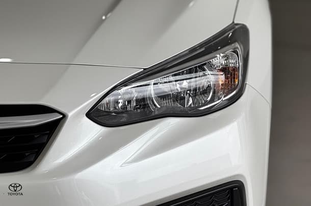 2022 SUBARU IMPREZA 2.0i in White