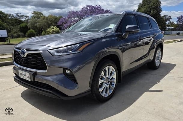2024 Toyota Kluger Grande in Grey