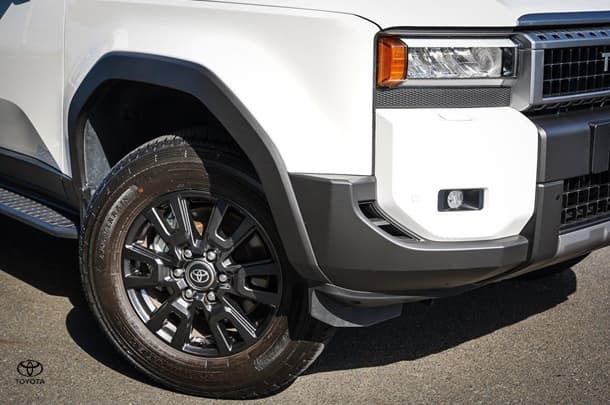 2025 Toyota Landcruiser Prado GXL in White