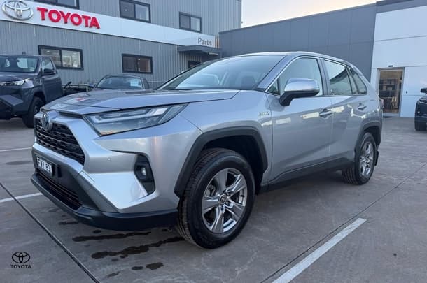 2022 Toyota RAV4 GX in Silver