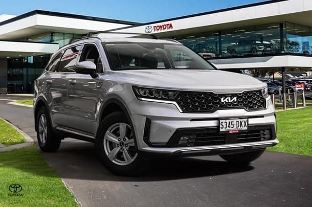 2022 Kia Sorento S in Silver