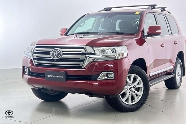 2020 Toyota Landcruiser Sahara in Red