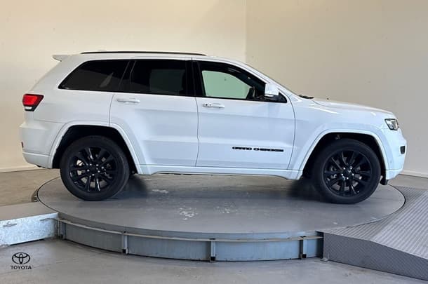 2018 Jeep Grand Cherokee Laredo in White