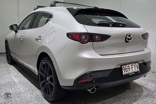 2022 Mazda 3 G25 Astina in Gold