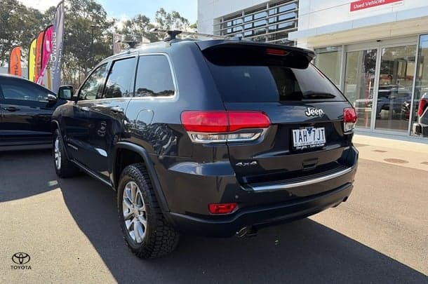 2013 Jeep Grand Cherokee Limited in Grey